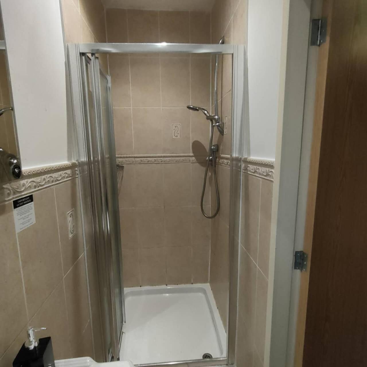 The Ambleside Apartments - Self Catering With Private Kitchen - Best For Location Exterior foto